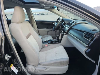 2014 Toyota Camry SE – miniatura 8