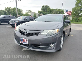 2014 Toyota Camry SE - miniatura 2