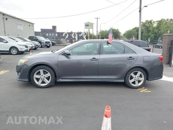 2014 Toyota Camry SE - miniatura 5