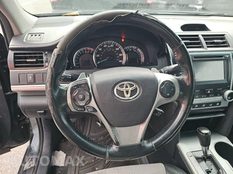 2014 Toyota Camry SE – miniatura 10