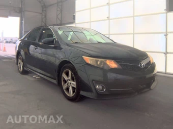 2014 Toyota Camry SE – miniatura 3