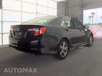 2014 Toyota Camry SE – miniatura 4