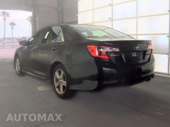 2014 Toyota Camry SE – miniatura 6