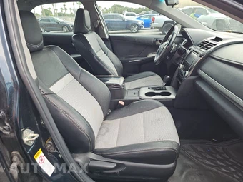 2014 Toyota Camry SE – miniatura 8
