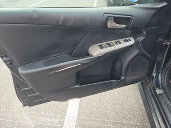 2014 Toyota Camry SE – miniatura 9