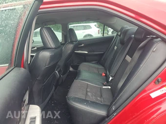 2014 Toyota Camry SE – miniatura 13