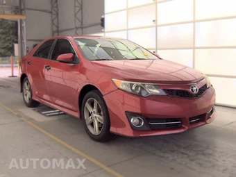 2014 Toyota Camry SE – miniatura 3