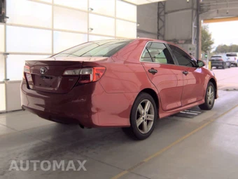 2014 Toyota Camry SE – miniatura 4