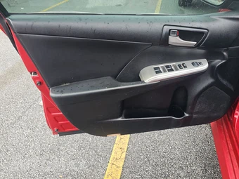2014 Toyota Camry SE – miniatura 9