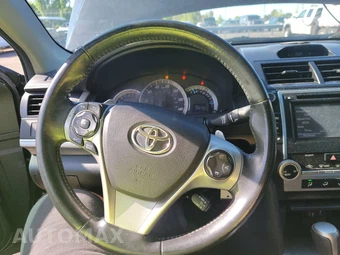 2014 Toyota Camry SE - miniatura 10