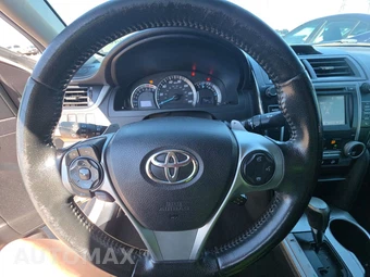 2014 Toyota Camry SE – miniatura 10