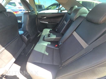 2014 Toyota Camry SE – miniatura 13