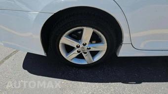 2014 Toyota Camry SE – miniatura 28