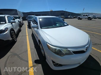 2014 Toyota Camry SE – miniatura 3