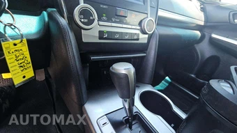 2014 Toyota Camry SE – miniatura 33