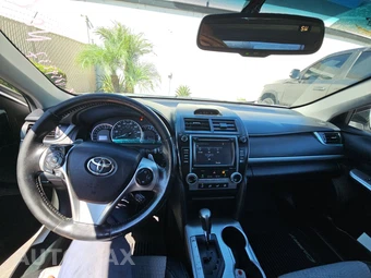 2014 Toyota Camry SE – miniatura 11