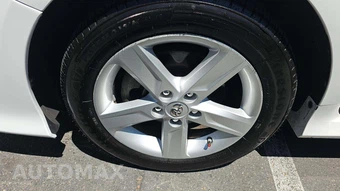 2014 Toyota Camry SE – miniatura 26