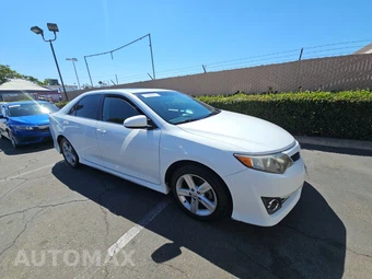 2014 Toyota Camry SE – miniatura 3