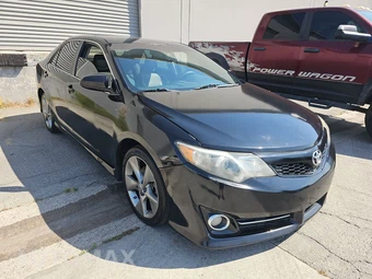 2014 Toyota Camry SE - miniatura 3
