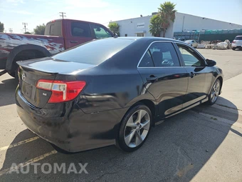 2014 Toyota Camry SE - miniatura 4