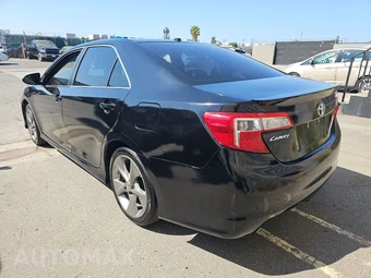 2014 Toyota Camry SE - miniatura 6