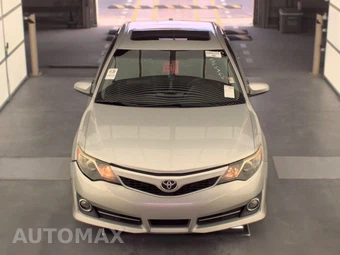 2014 Toyota Camry SE - miniatura 2