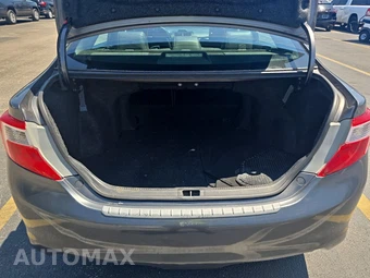 2014 Toyota Camry SE Sport - miniatura 17