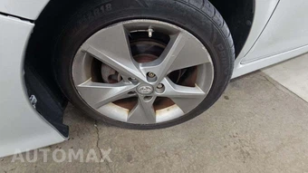 2014 Toyota Camry SE Sport - miniatura 32