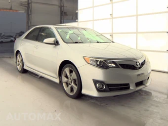 2014 Toyota Camry SE Sport - miniatura 4