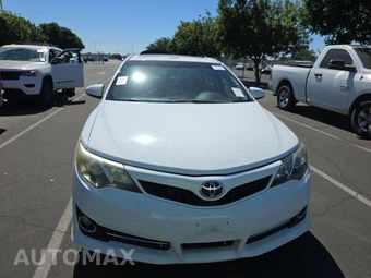 2014 Toyota Camry SE Sport - miniatura 2