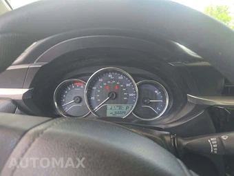 2014 Toyota Corolla L – miniatura 9