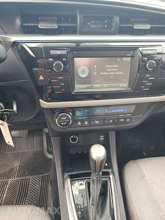 2014 Toyota Corolla LE – miniatura 11