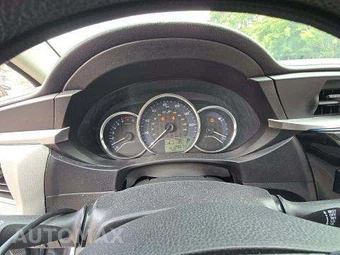 2014 Toyota Corolla LE – miniatura 9