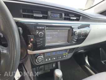 2014 Toyota Corolla LE – miniatura 10