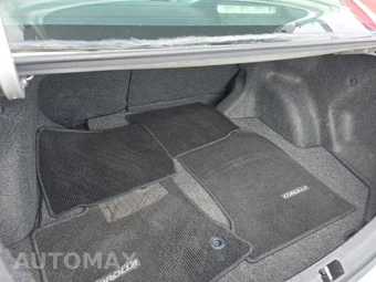 2014 Toyota Corolla LE – miniatura 16