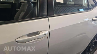 2014 Toyota Corolla LE – miniatura 20