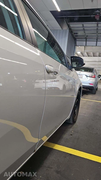 2014 Toyota Corolla LE – miniatura 39