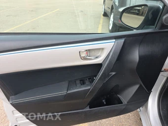 2014 Toyota Corolla LE – miniatura 9