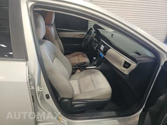 2014 Toyota Corolla LE - miniatura 8