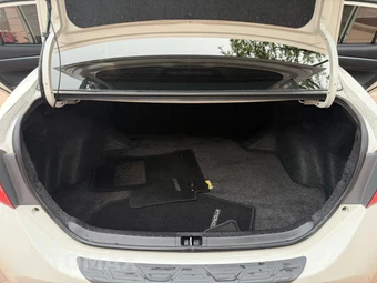 2014 Toyota Corolla S Plus - miniatura 18