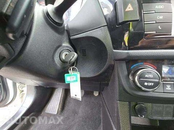 2014 Toyota Corolla S Plus – miniatura 8