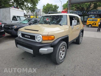 2014 Toyota FJ Cruiser w/Rear Doors