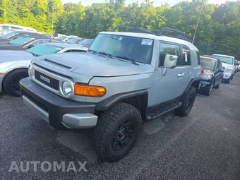 2014 Toyota FJ Cruiser w/Rear Doors