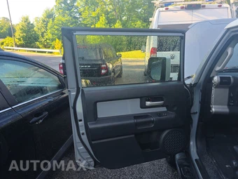 2014 Toyota FJ Cruiser w/Rear Doors - miniatura 9