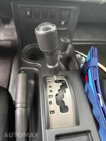 2014 Toyota FJ Cruiser w/Rear Doors - miniatura 24
