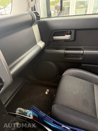 2014 Toyota FJ Cruiser w/Rear Doors - miniatura 25