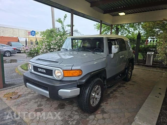 Zdjęcie pojazdu 2014 Toyota FJ Cruiser w/Rear Doors z USA