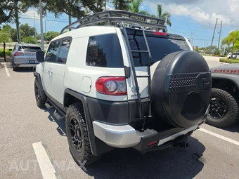 2014 Toyota FJ Cruiser w/Rear Doors - miniatura 2