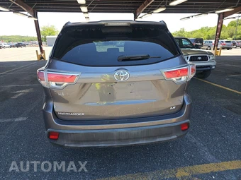 2014 Toyota Highlander LE – miniatura 5