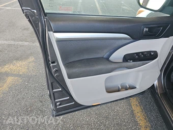 2014 Toyota Highlander LE – miniatura 9